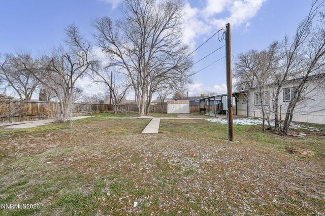 5556 Mark Circle, Sun Valley, NV 89433