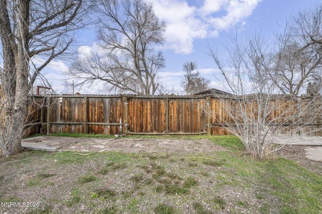 5556 Mark Circle, Sun Valley, NV 89433