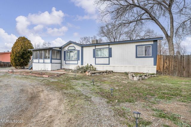 5556 Mark Circle, Sun Valley, NV 89433