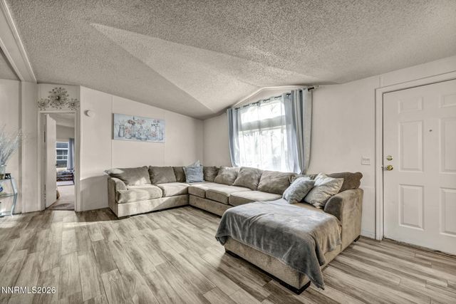 5556 Mark Circle, Sun Valley, NV 89433