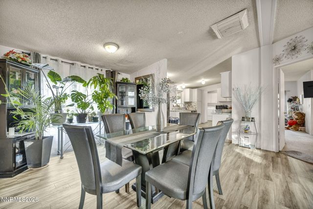 5556 Mark Circle, Sun Valley, NV 89433