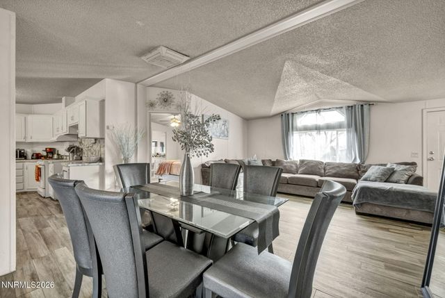 5556 Mark Circle, Sun Valley, NV 89433