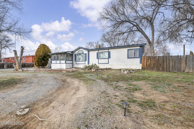 5556 Mark Circle, Sun Valley, NV 89433