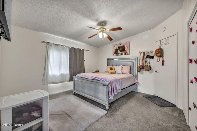 5556 Mark Circle, Sun Valley, NV 89433