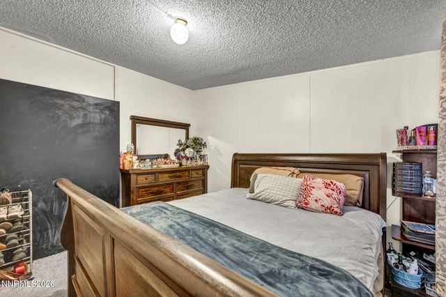 5556 Mark Circle, Sun Valley, NV 89433