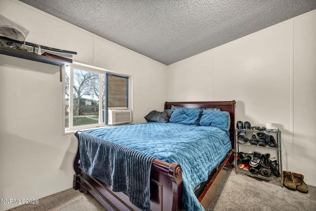 5556 Mark Circle, Sun Valley, NV 89433