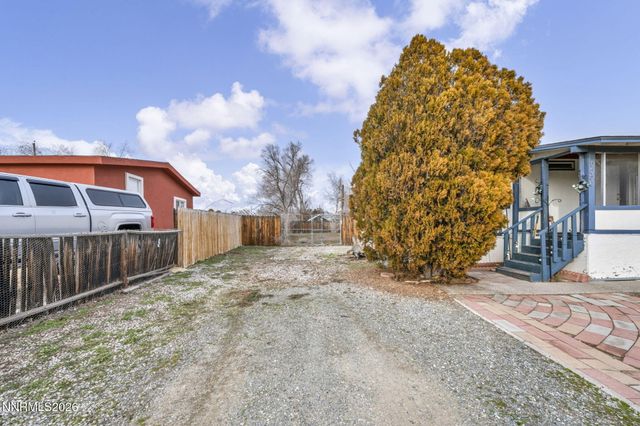 5556 Mark Circle, Sun Valley, NV 89433