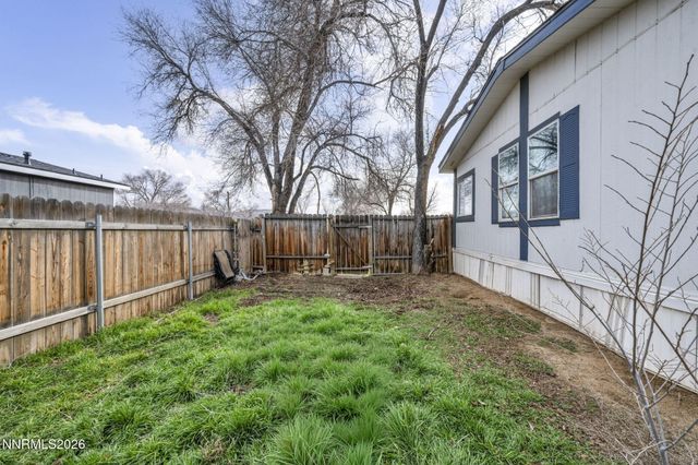 5556 Mark Circle, Sun Valley, NV 89433