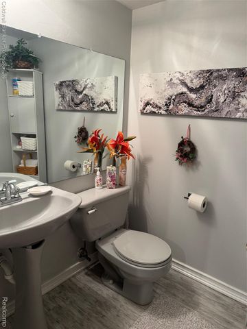 1804 Brentwood Drive 520, Troy, MI 48098