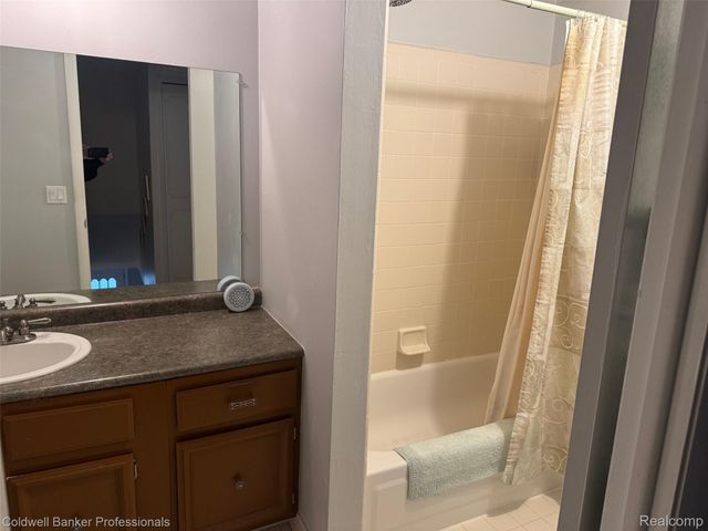 1804 Brentwood Drive 520, Troy, MI 48098