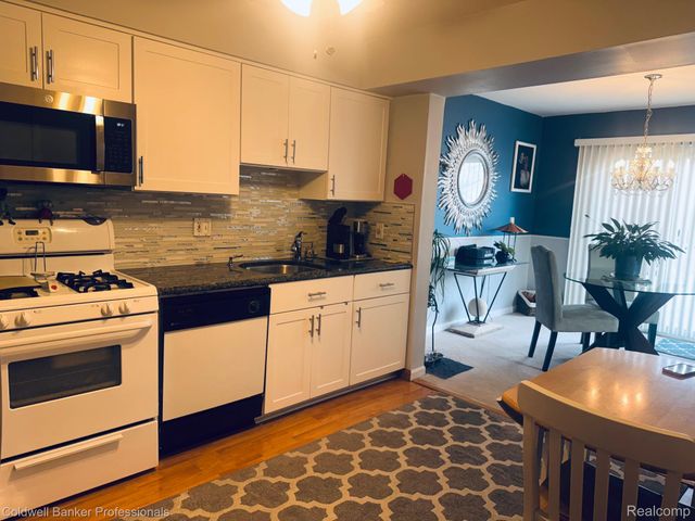 1804 Brentwood Drive 520, Troy, MI 48098