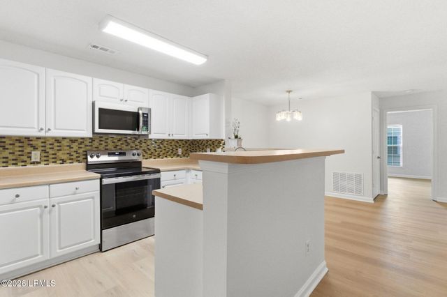 100 Kensington Blvd Apt 822, Bluffton, SC 29910