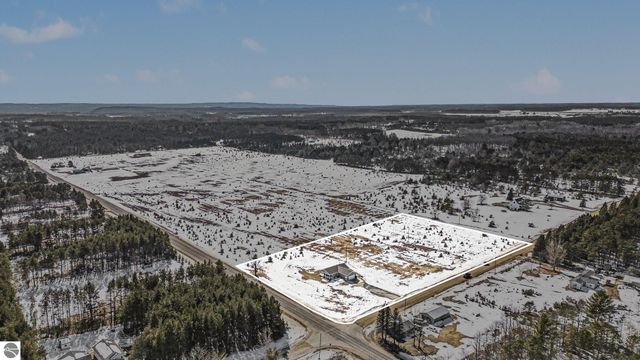 2968 Bowerman Road, Kingsley, MI 49649