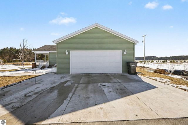 2968 Bowerman Road, Kingsley, MI 49649