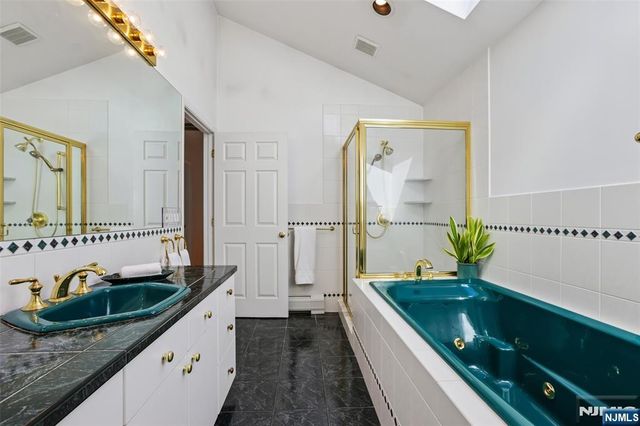 181 Behnke Avenue, Paramus, NJ 07652