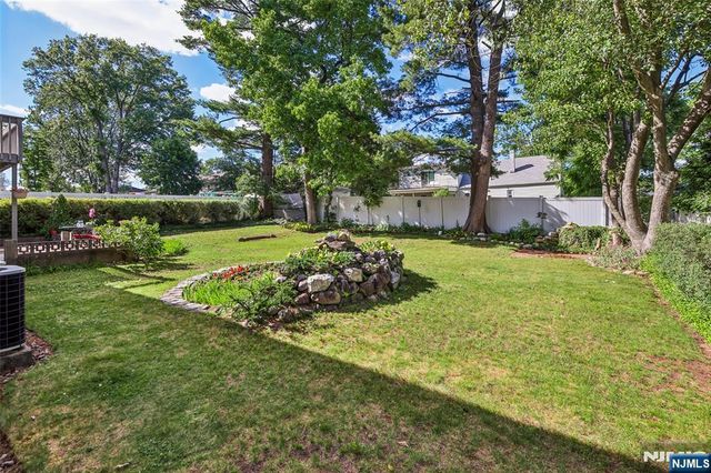 181 Behnke Avenue, Paramus, NJ 07652