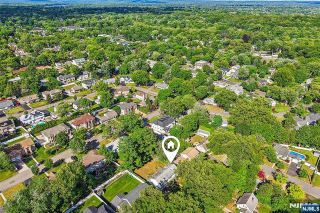 181 Behnke Avenue, Paramus, NJ 07652