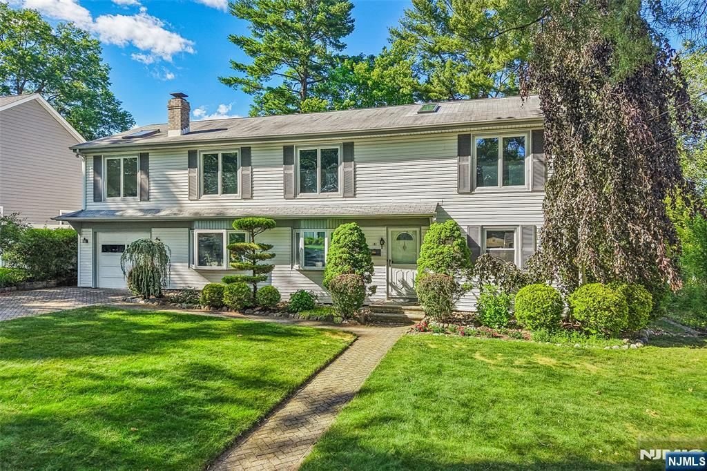 181 Behnke Avenue, Paramus, NJ 07652