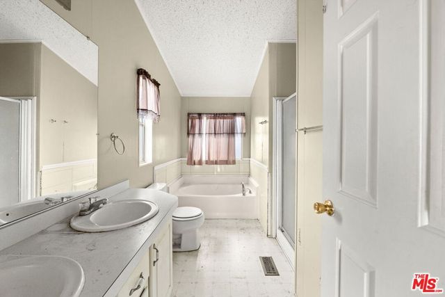 6425 Smoke Tree Road, Phelan, CA 92371