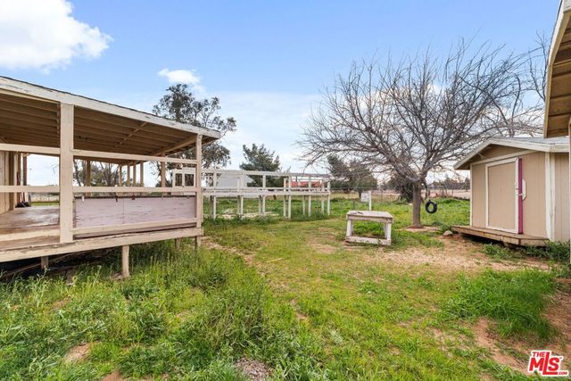 6425 Smoke Tree Road, Phelan, CA 92371