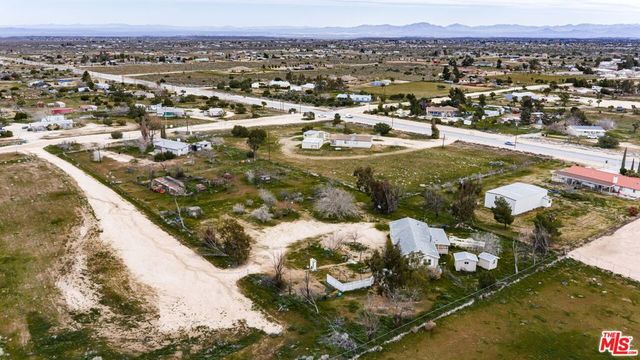 6425 Smoke Tree Road, Phelan, CA 92371