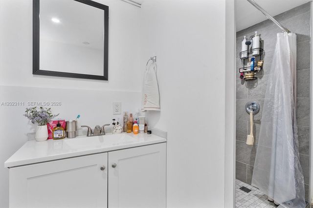 2231 SW 17th Street, Miami, FL 33145