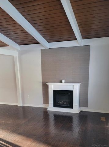 25154 S Magdalena Street, Harrison Twp, MI 48045