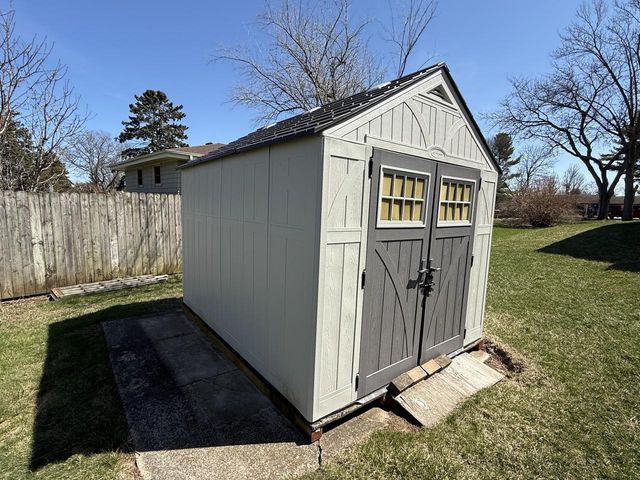 21970 Mac Gregor DRIVE, New Berlin, WI 53146