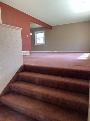 21970 Mac Gregor DRIVE, New Berlin, WI 53146