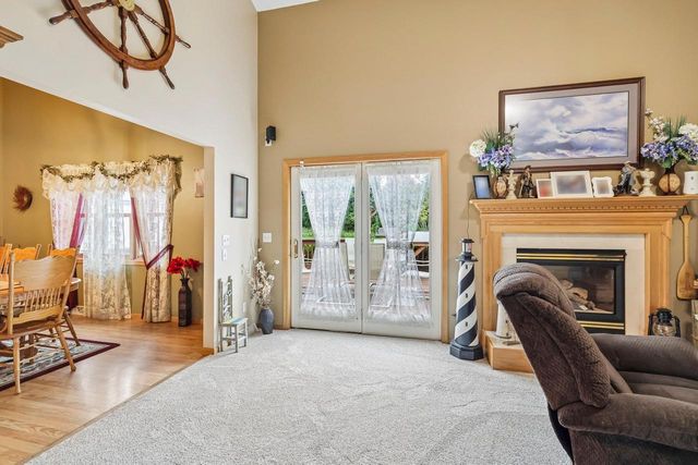 304 N Atwood Lane, Deerfield, WI 53531