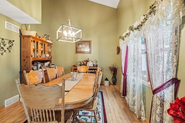 304 N Atwood Lane, Deerfield, WI 53531