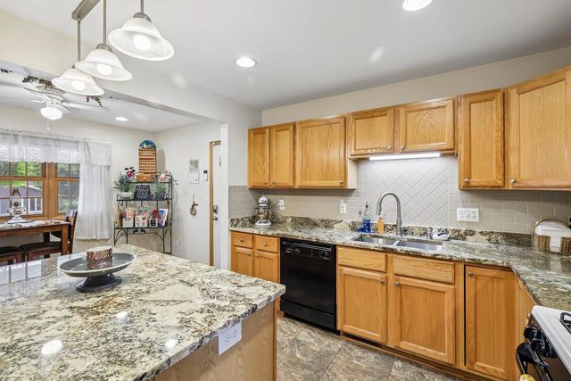 304 N Atwood Lane, Deerfield, WI 53531