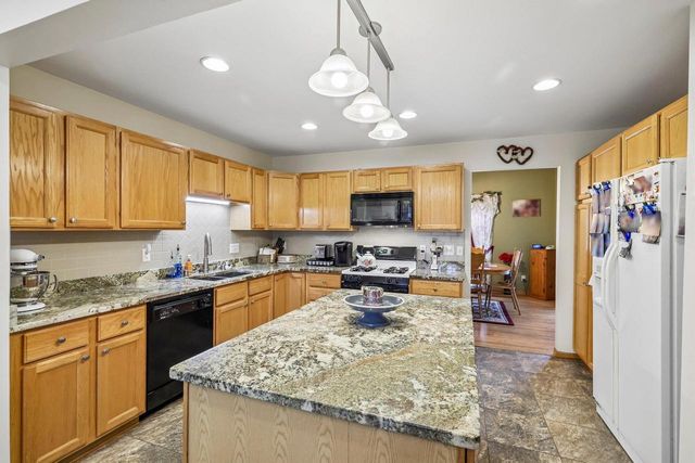 304 N Atwood Lane, Deerfield, WI 53531