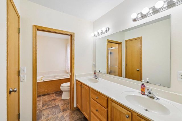 304 N Atwood Lane, Deerfield, WI 53531