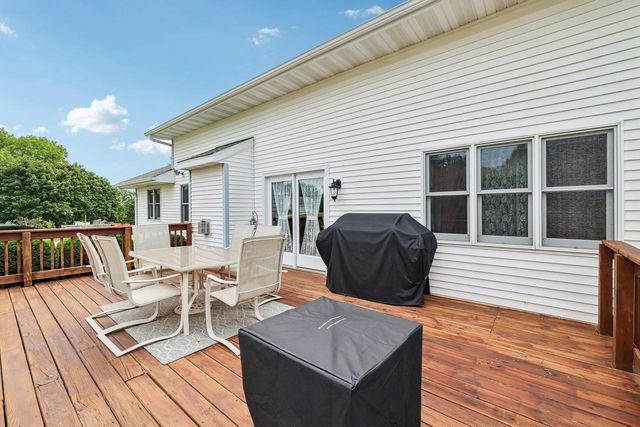 304 N Atwood Lane, Deerfield, WI 53531