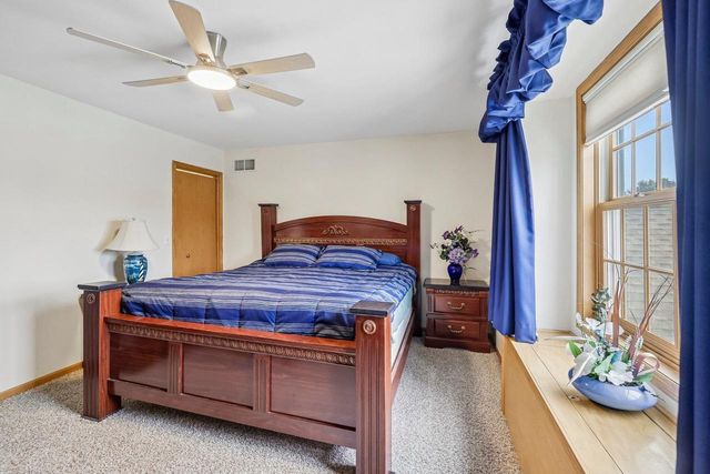 304 N Atwood Lane, Deerfield, WI 53531