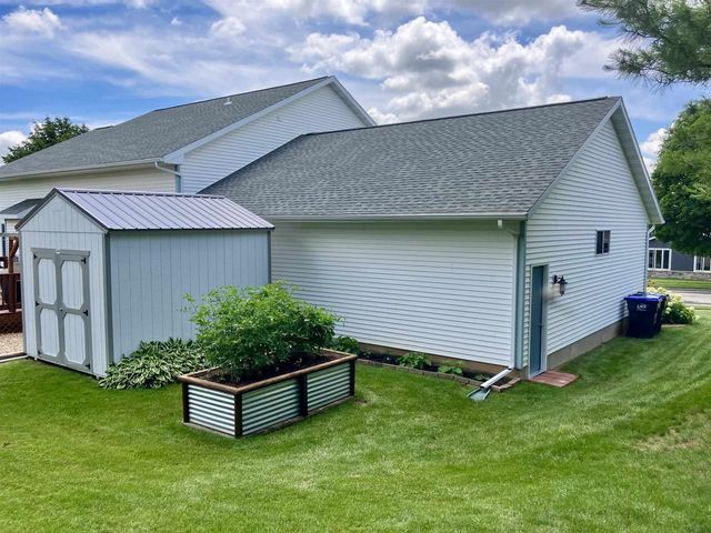 304 N Atwood Lane, Deerfield, WI 53531