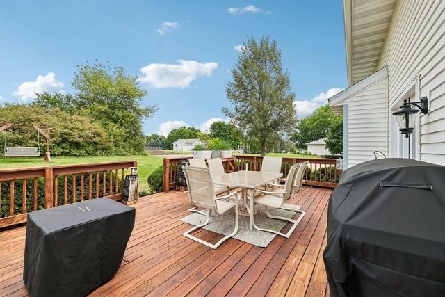 304 N Atwood Lane, Deerfield, WI 53531