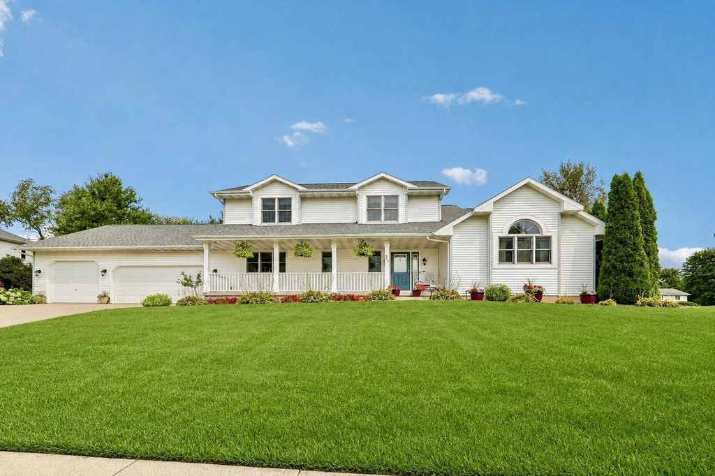 304 N Atwood Lane, Deerfield, WI 53531