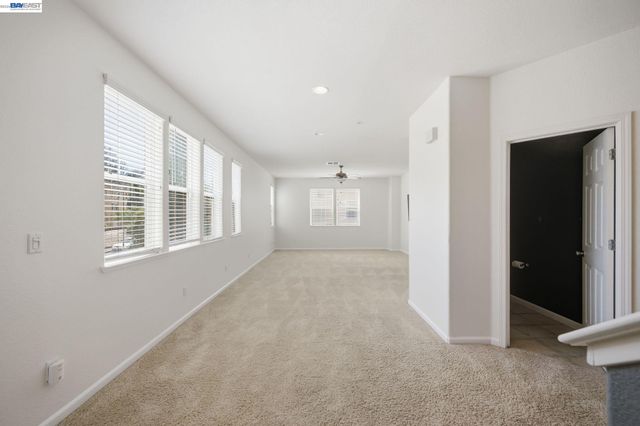 2824 Hilltop Mall Rd, Richmond, CA 94806