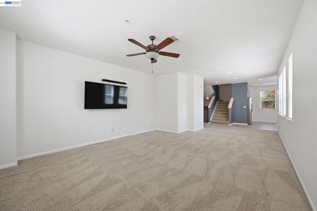 2824 Hilltop Mall Rd, Richmond, CA 94806