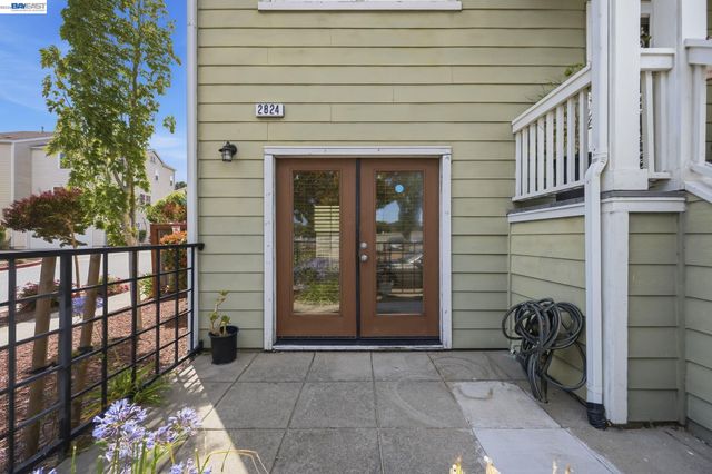 2824 Hilltop Mall Rd, Richmond, CA 94806