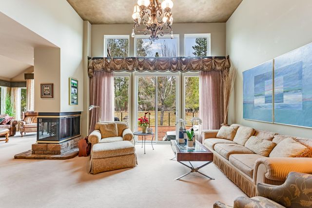 62029 Fall Creek Loop, Bend, OR 97702