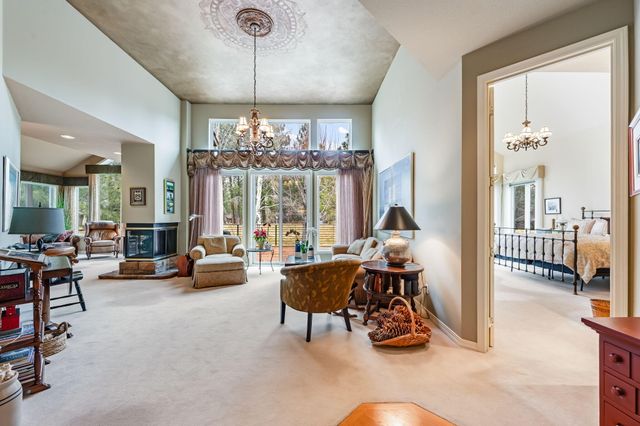 62029 Fall Creek Loop, Bend, OR 97702