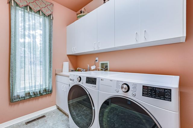 62029 Fall Creek Loop, Bend, OR 97702