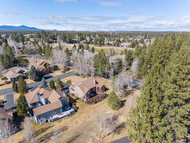 62029 Fall Creek Loop, Bend, OR 97702