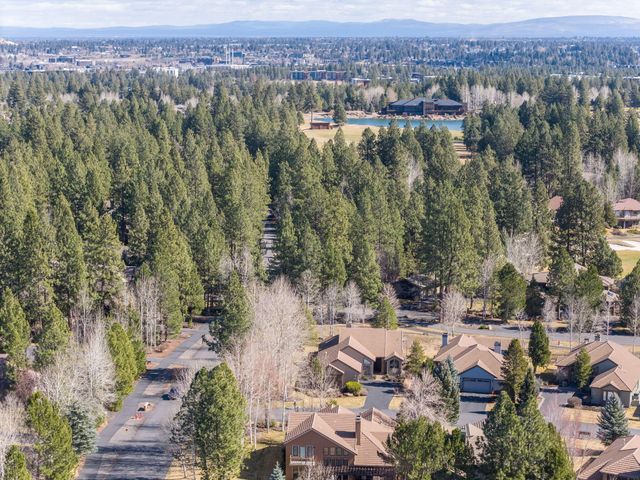 62029 Fall Creek Loop, Bend, OR 97702