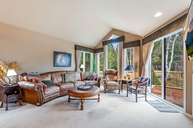 62029 Fall Creek Loop, Bend, OR 97702