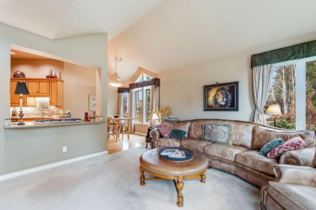 62029 Fall Creek Loop, Bend, OR 97702