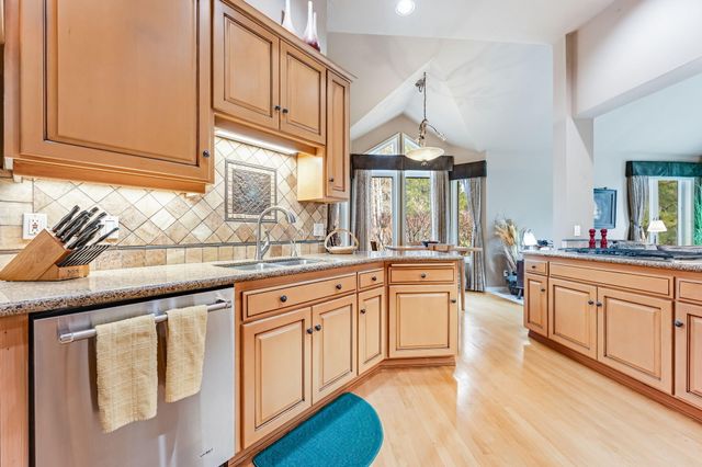 62029 Fall Creek Loop, Bend, OR 97702